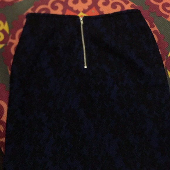 Mini lace black and blue skirt - Picture 2 of 6